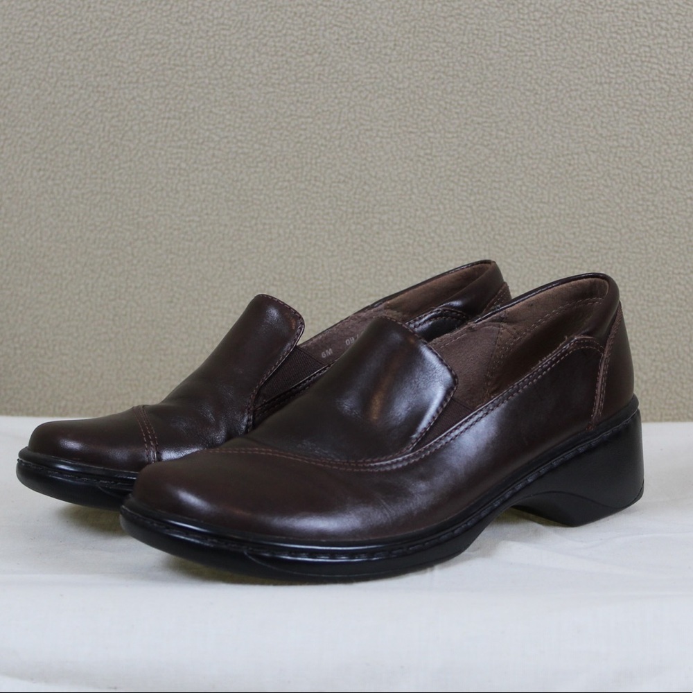 Women’s Dark Brown Loafer Clarks - Size 6